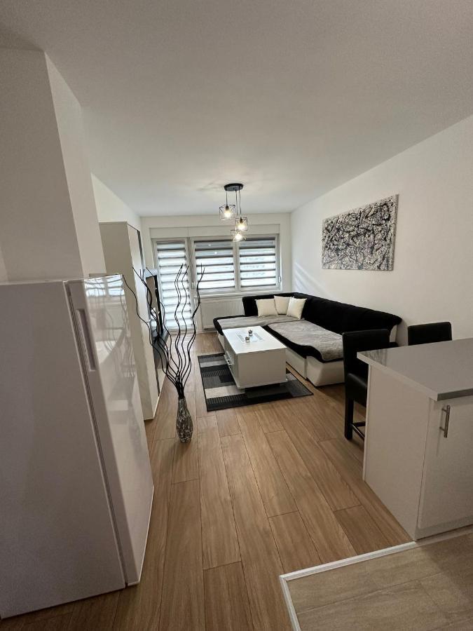 Stan Na Dan Mici Apartment Brčko Екстериор снимка