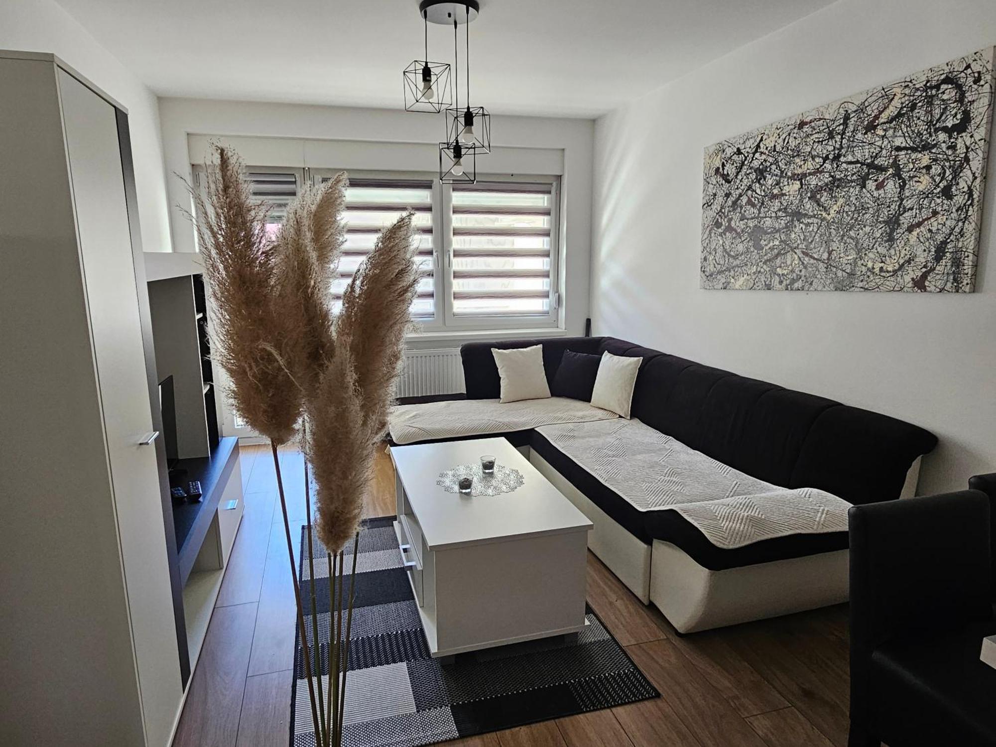 Stan Na Dan Mici Apartment Brčko Екстериор снимка