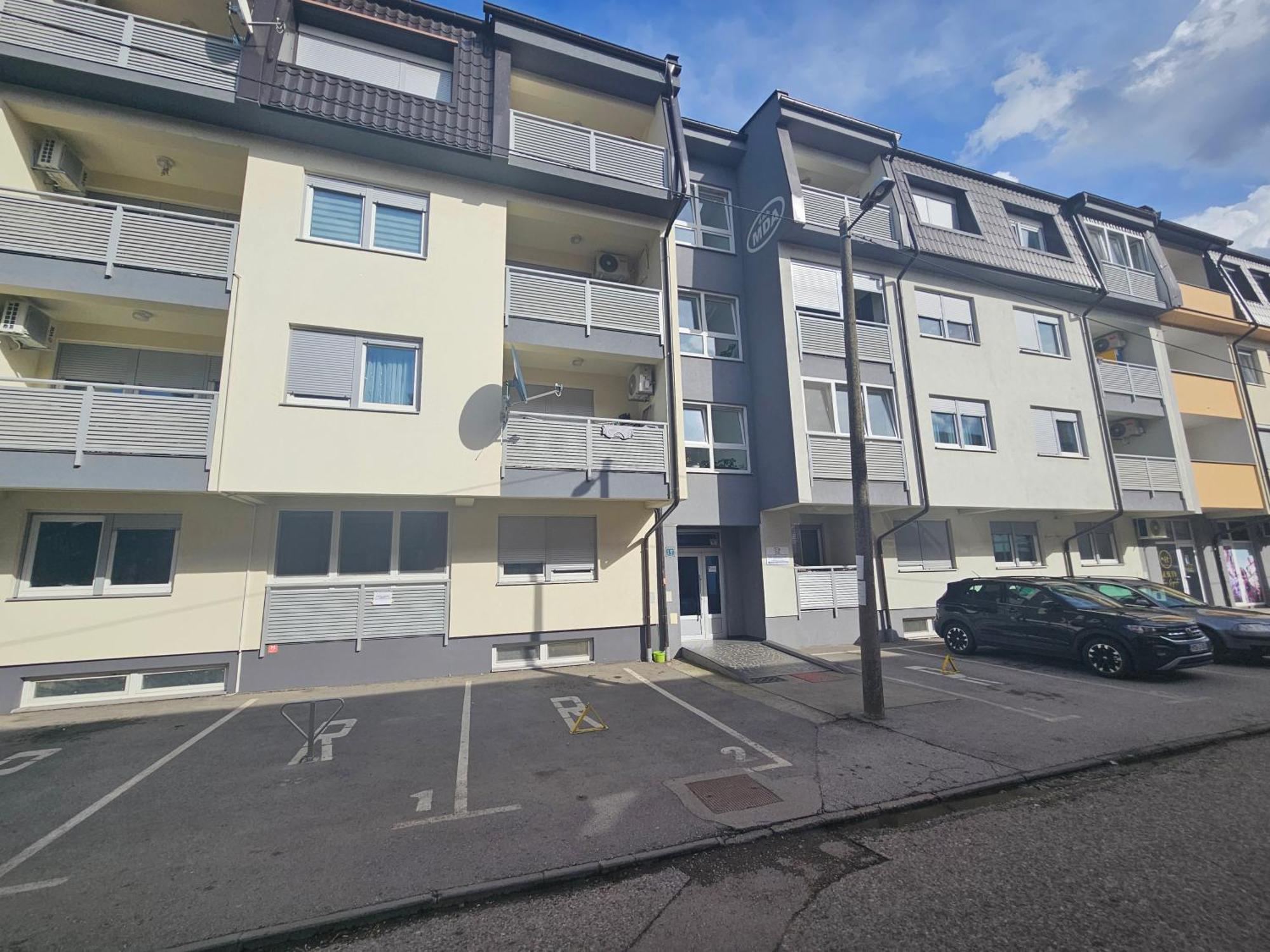 Stan Na Dan Mici Apartment Brčko Екстериор снимка